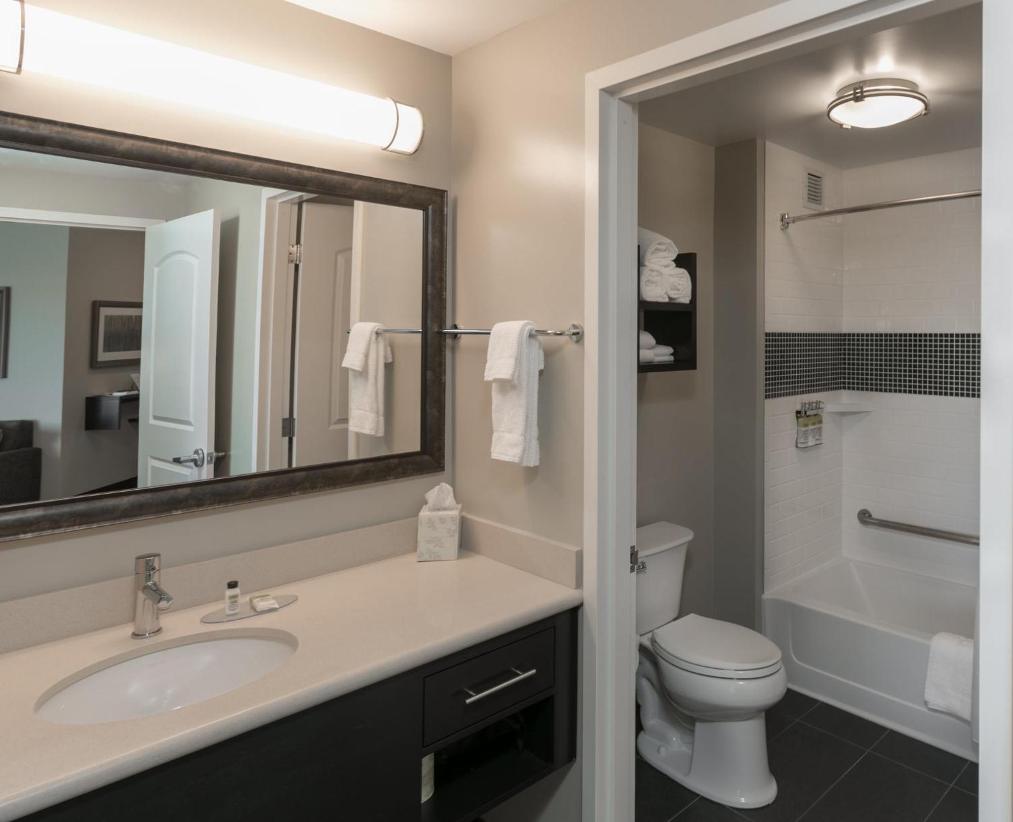 Staybridge Suites - Saskatoon - University, An Ihg Hotel Bagian luar foto